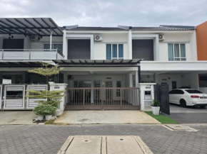 OYO 91080 Guesthouse Dseribong